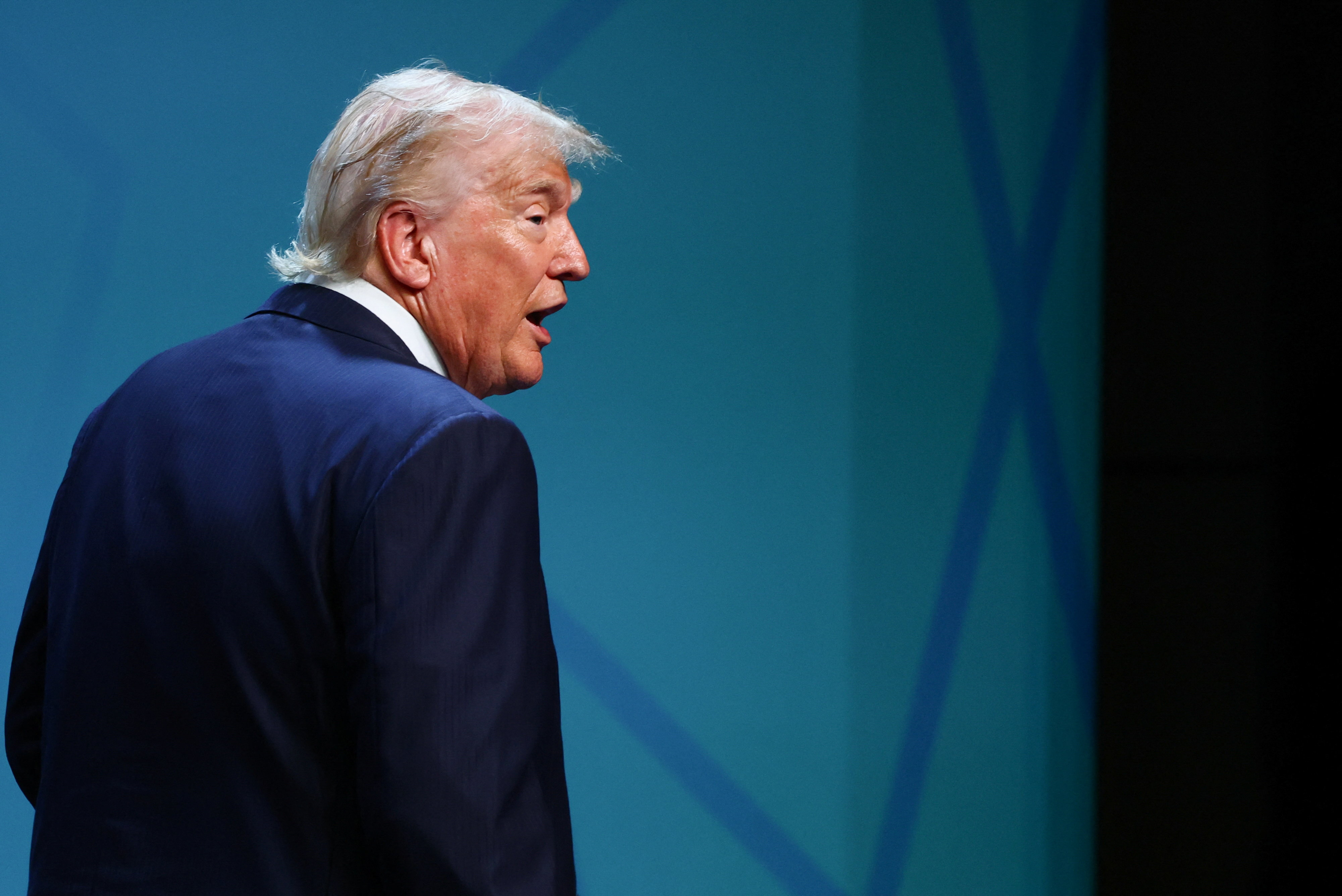 Ako môže Trump „úplne prerušiť obchod“ so Španielskom?