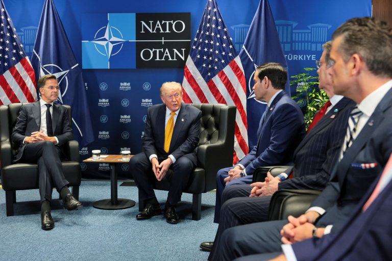 Donald Trump a jeho kabinet.