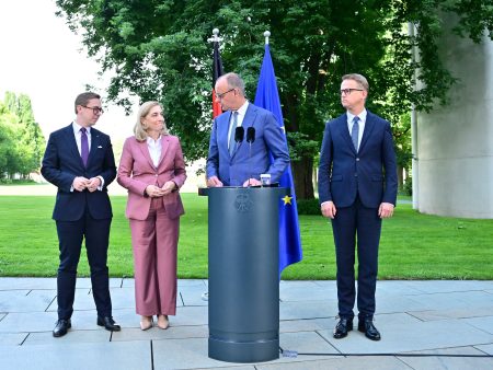 Kancelár Friedrich Merz predstavuje kľúčové postavy kabinetu.