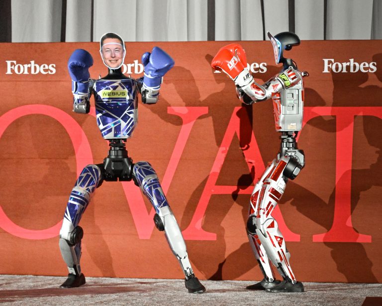 Billionaires’ Fight Club: Musk and Altman Turn Apple’s OpenAI Lawsuit into a Brawl