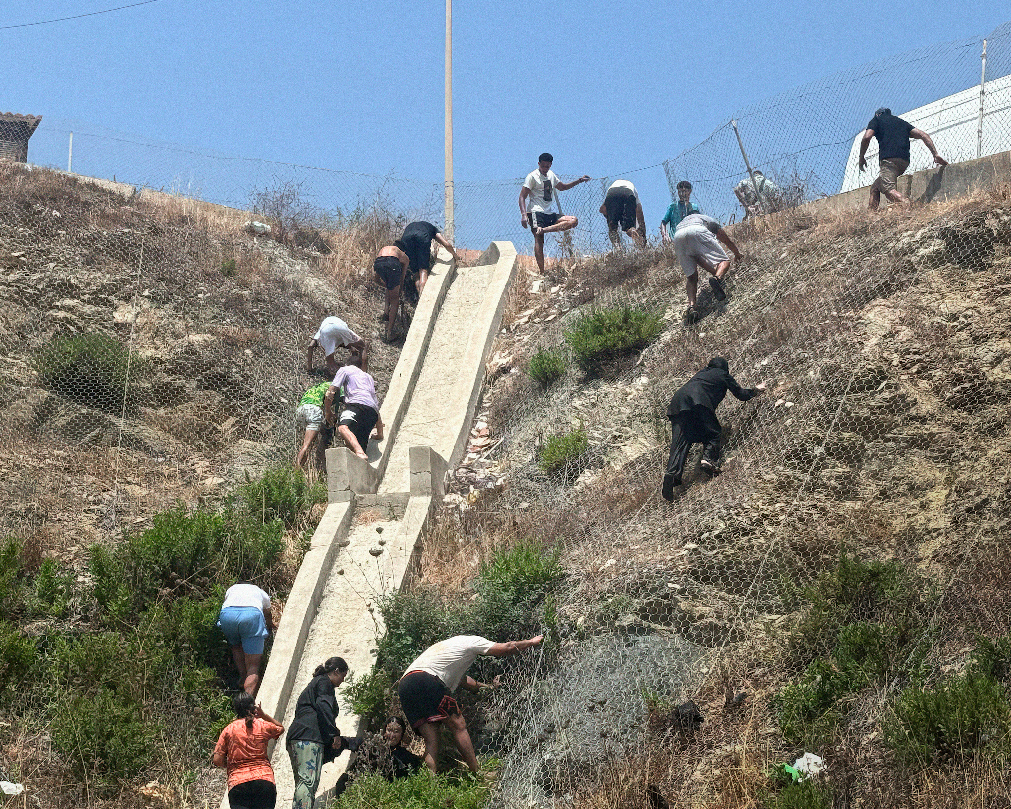 Ceuta Calls for National Emergency as Moroccan Migrants Storm Spanish Enclave