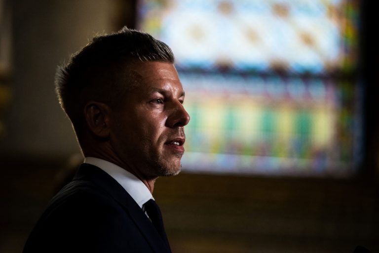 Péter Magyar.
