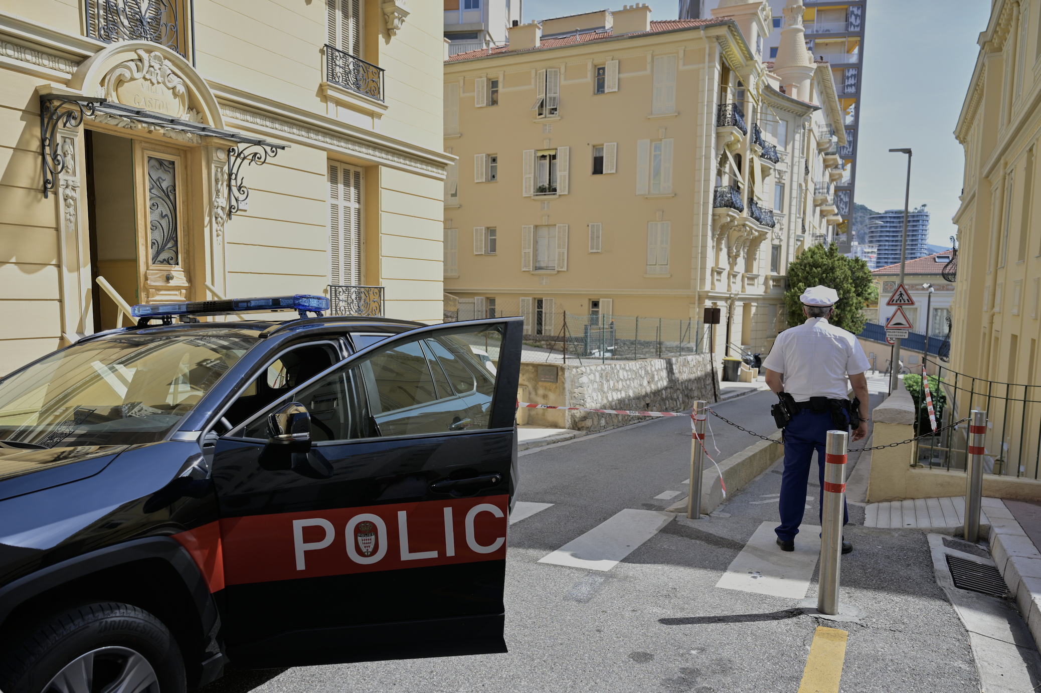 Po útoku na Ukrajinca pod sankciami vydali zatykač na podozrivého