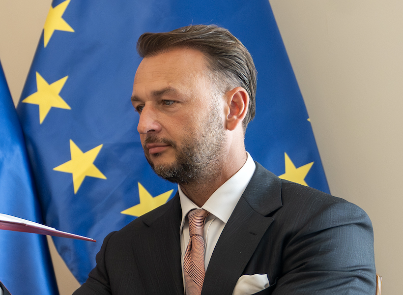 Matúš Šutaj Eštok.