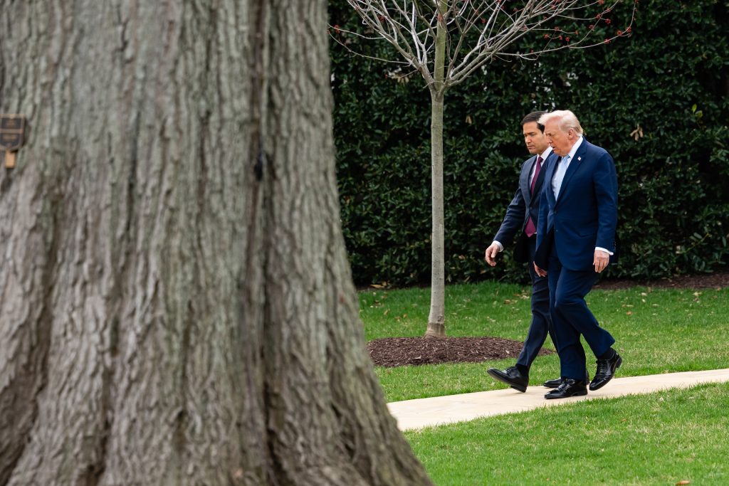 Zľava Marco Rubio a Donald Trump v areáli Bieleho domu vo Washingtone. Photo: Eric Lee/New York Times