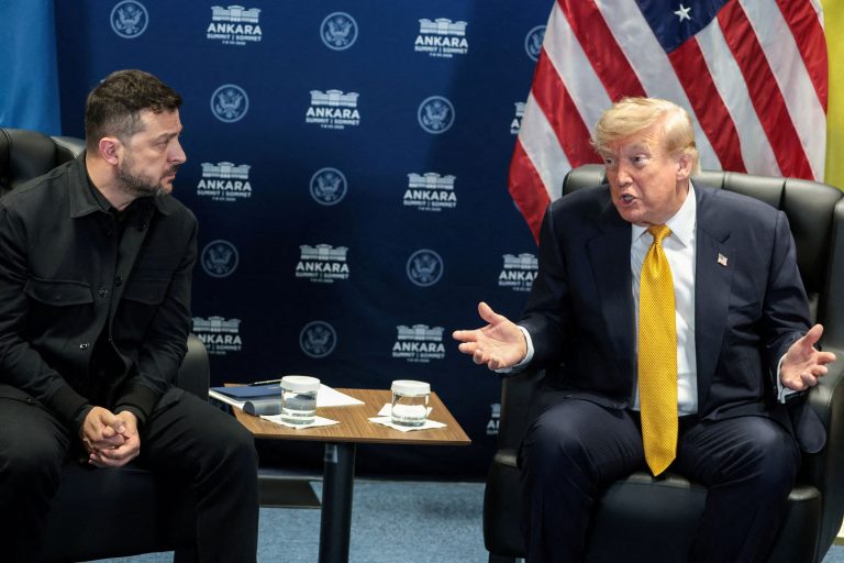 Volodymyr Zelenskyj a Donald Trump.