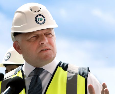 Hrubá stavba Rooseveltovej nemocnice je takmer hotová. Fico hovorí o európskej špičke