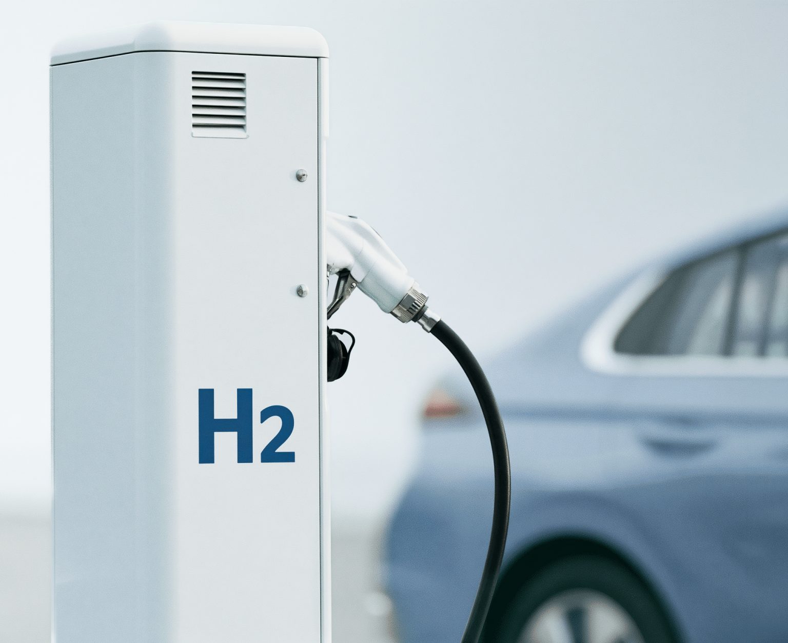 Hydrogen may have lost the race for passenger cars, but it is finding a new role in powering data centers, factories and other energy-intensive industries. Photo: Statement / AI