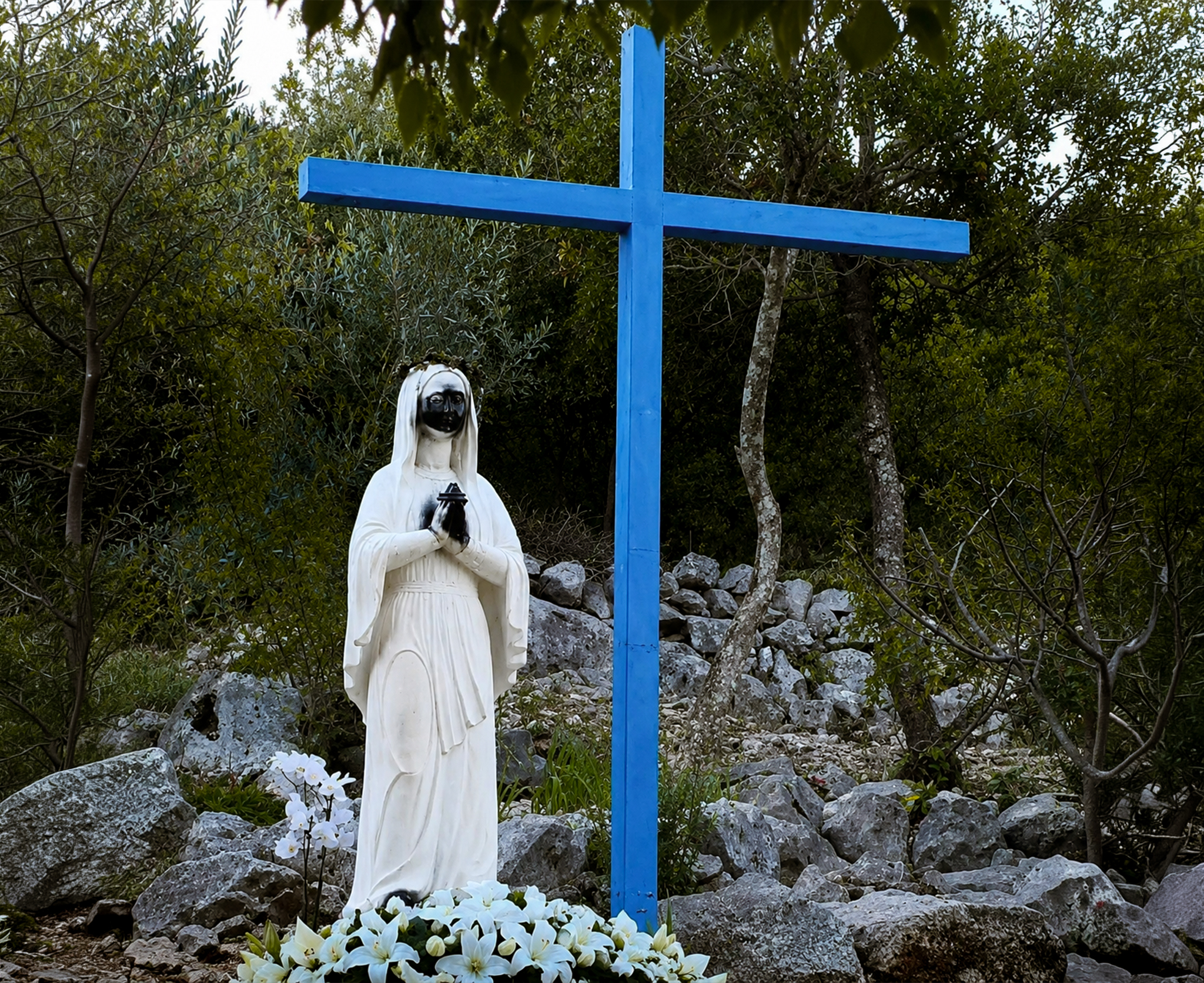 Vandals Deface Statues and Set Fire to Outdoor Altar in Medjugorje
