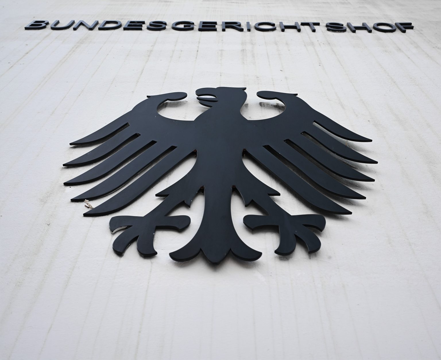 Federal eagle with the lettering "Bundesgerichtshof".