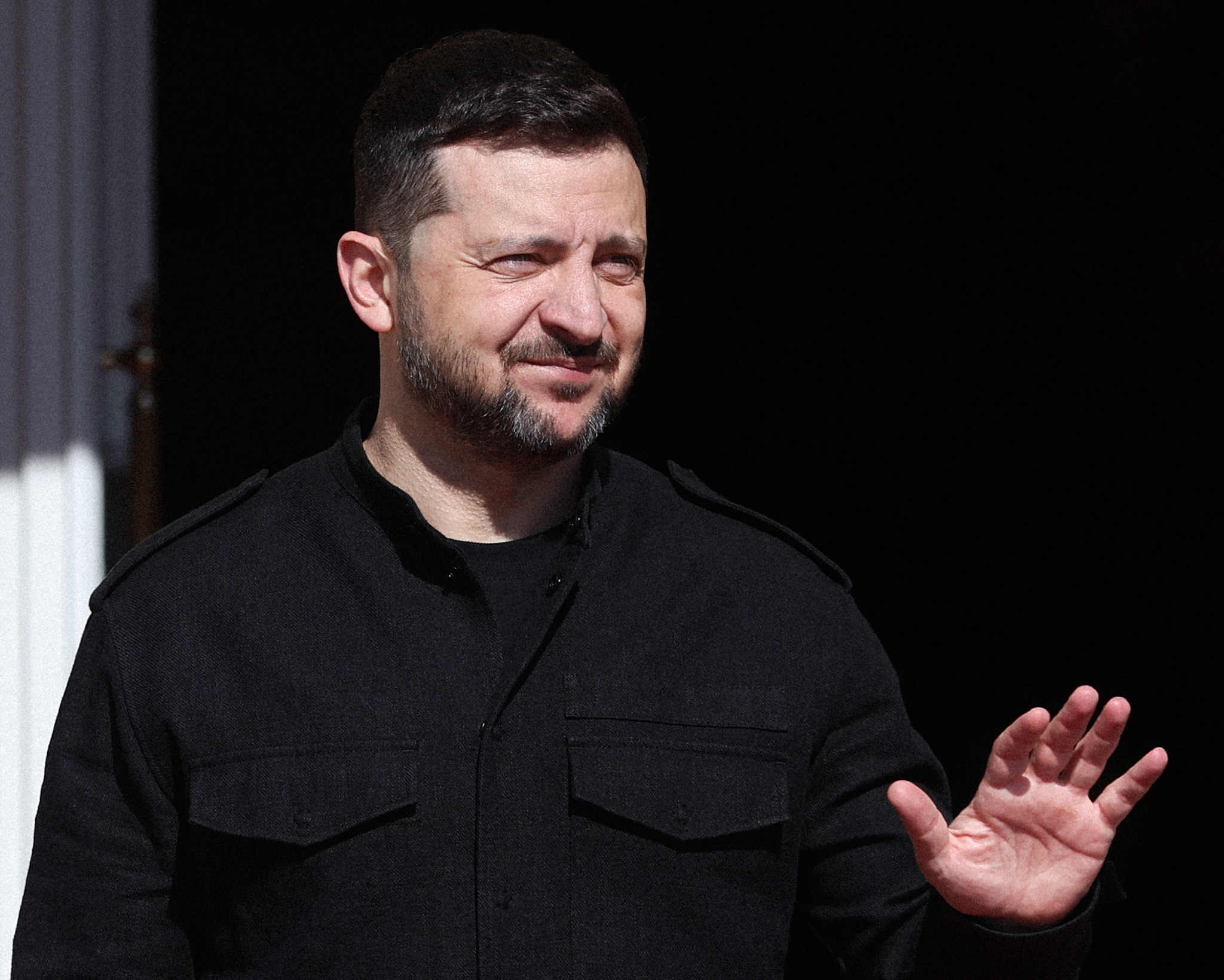 Zelenskyj spúšťa boj o voliča, posúva sa k extrému