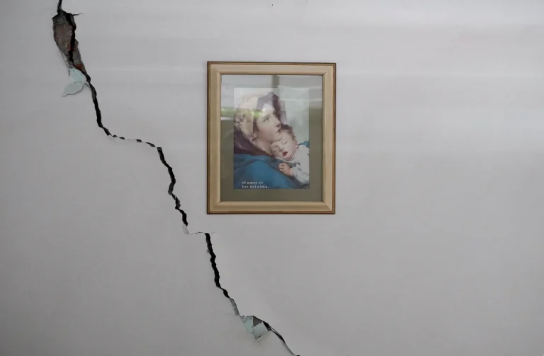 Pohľad na škody v kostole Parroquia Nuestra Senora del Perpetuo Socorro.