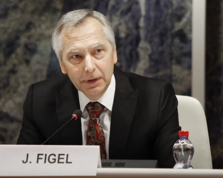 Jan Figel warns about Estonia's interference in church affairs.